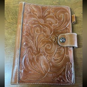 Patricia Nash tooled leather 6 ring